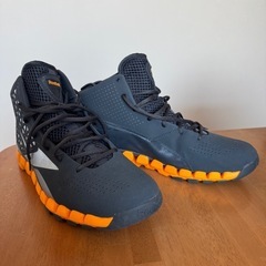 Reebokシューズの画像
