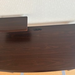 机、作業デスクの画像