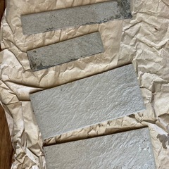 玄関、外用タイル　石　33×33  4枚とおまけの画像