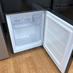 安心の6ヶ月保証付。【ニトリ　2ドア冷蔵庫　NTR-140BK 2022年製　140L ヘコミ有り】取りに来れる方限定の画像