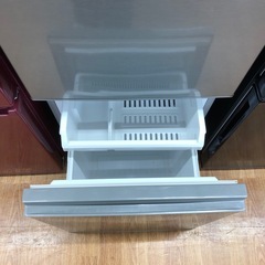 安心の6ヶ月保証付。【AQUA 2ドア冷蔵庫　AQR-13J 2020年製　126L キズ有り】取りに来れる方限定の画像