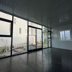 3×6ｍ ガラス張り ショールームなどにも プレハブハウス 庇付き豪華仕様 全国ＯＫ 事務所や店舗にもの画像