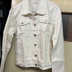 白ジャケット