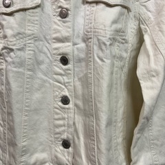 白ジャケットの画像