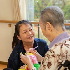 ＼週2日～OK／早番・休日は時給アップ！年齢不問！日勤ケア…