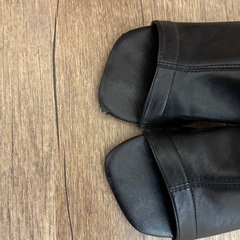 HARE ブラック スリッポンサンダル Mの画像