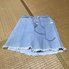 スカート中にパンツ付き150サイズ