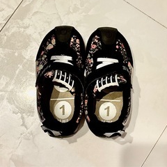 イフミーキッズスニーカーの画像