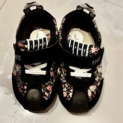 イフミーキッズスニーカーの画像