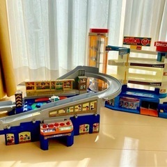 トミカビルとスーパーオートステーションのセット