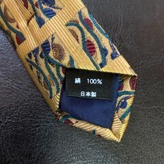 日本製 シルク100% ネクタイ Rainbow 幾何学模様 ゴールド系 高級の画像