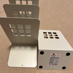 ダイソーブックエンド4個の画像