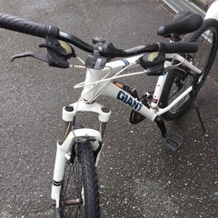 🚲春日市🚲マウンテンバイク🚲26インチ🚲GIANT🚲白色🚲G7I084W01🚲ギア付き🚲No.448🚲の画像