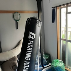 【美品】サンドバッグスタンド + サンドバッグ + マットの画像