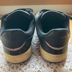 お話し中‼︎値下げ‼︎スニーカー　25センチ　黒の画像
