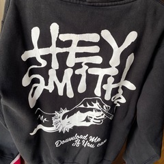 ジップパーカー