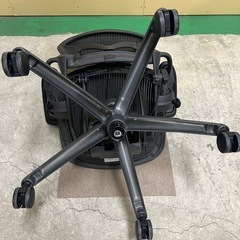 【Herman Miller美品在庫しました‼︎】アーロンチェアの画像