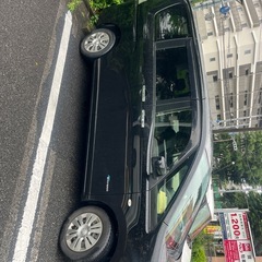 25年式　日産　セレナ　ハイブリッド　黒 8人乗り. 車検8年10月の画像