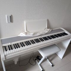 KORG B1 WH デジタル・ピアノ イス、純正スタンドセット　カバー付きの画像