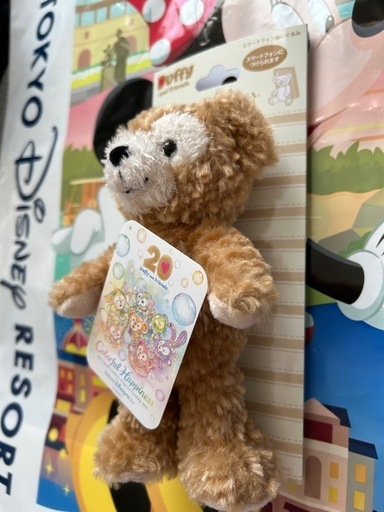 超安い ダッフィーカラフルハピネスディズニーシー入園限定スマホ ぬいぐるみ