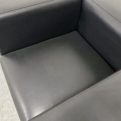 LC2 シングルソファ ル・コルビュジエ ブラック 幅約80 デザイナーズ 2脚セット リビング リプロダクト➁ 中古家具 店頭引取歓迎 R9579の画像
