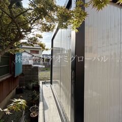 バイクや車もOK 床無し仕様で重量物も安心 現地組立式 プレハブハウス 建築確認有無選択可能 色・デザイン・仕様無料オーダー可能の画像
