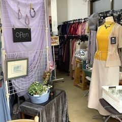 大セール中　衣料4着1000円　子供服詰め放題300円