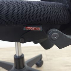【受付終了】オフィスチェア TOYOSTEEL  黒 ミドルバック 肘なしの画像