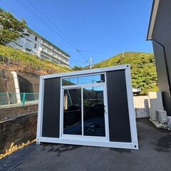 全国OK ガラス戸付きで事務所や店舗にも 現地組立式プレハブハウス サイズ・色・デザイン無料オーダー可能 の画像