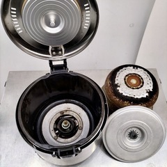 直接引き取り5%OFF　インボイス登録店 リンナイ ガス炊飯器 1升 1.8L炊き RR-S100VL 2018年製 都市ガス13A 100V50/60Hz 幅309×奥行き286×高さ359mm 業務用 中古 701145の画像