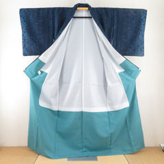 小紋 ポリエステル 袷 紺色ｘ青色 竹縞に切嵌模様 バチ衿 仕立て上がり 身丈162cm 【キモノオフ野々市若松店】の画像