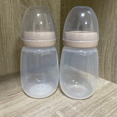 スリーコインズ　哺乳瓶の画像