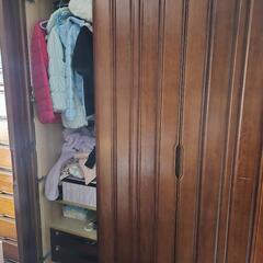 アンティーク家具タンスの画像
