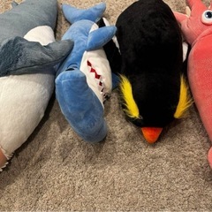 （値下げ）IKEAぬいぐるみ　サメ、イカ、ペンギンの画像