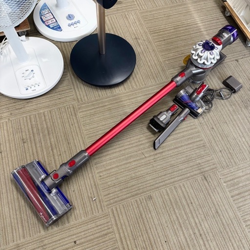 【超美品‼️】ダイソン コードレススティッククリーナー サイクロン掃除機 V8 Origin アタッチメント付き♪