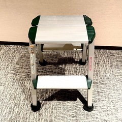 アルミ製脚立　高さ約60cm　