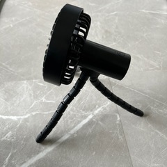 ✨新品・未開封✨充電式小型扇風機　フレキシブルの画像