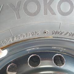 【大幅値下げ‼️‼️】🚗🚙🚗🚙🚗🚙ハイエースなどに‼️195/80R15スタッドレスタイヤ‼️ホイール付き‼️🚗🚙🚗🚙🚗🚙の画像
