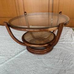 昭和レトロ　籐ラタン　ガラス天板テーブルとチェア2脚