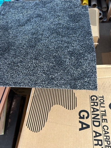 サンゲツ　カーペットタイル　約70㎡　値下げ！