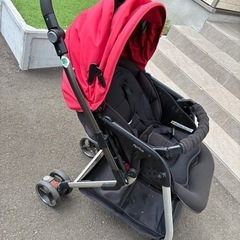 aprica ベビーカー　オプティア　赤の画像