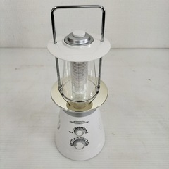 直接引き取り5%OFF　インボイス登録店 ランタン LEDランタン AM/FMラジオ付 電池式 軽量 携帯型 防災 停電 キャンプ バーベキュー 未使用 保管品 703183の画像