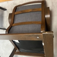 IKEAのポエング　オットマン付きの画像