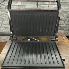 早いもの勝ち2つセット「中古品」パニーニメーカーD&S Panini Maker DS-7963「中古品」山善の小型炊飯器 0.5~1.5合マイコン式 ブラック YJE-M150(B)の画像
