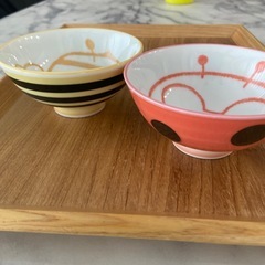 【お取引完了】お子様用　ハチとてんとうむしのおちゃわんの画像
