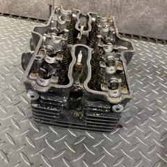 HONDA CBX400F シリンダーヘッド ホンダ [M-250609-67]の画像