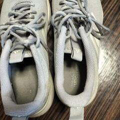 アディダス　adidas 
ランニングシューズ　
グレー　27cm　スニーカーの画像
