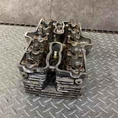 HONDA CBX400F シリンダーヘッド ホンダ [M-250609-68]の画像