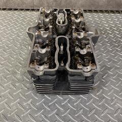 HONDA CBX400F シリンダーヘッド ホンダ [M-250609-69]の画像