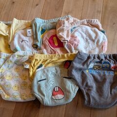 トレーニングパンツ　7枚　パンツタイプ、吊り式タイプ　90サイズ